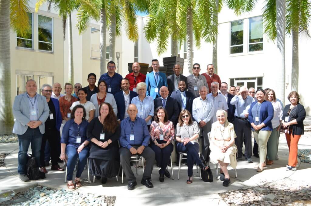 Participantes en el VIII Encuentro del Itinerario de Pensamiento y Propuestas para Cuba. Universidad Internacional de la Florida, 25 de febrero de 2023.